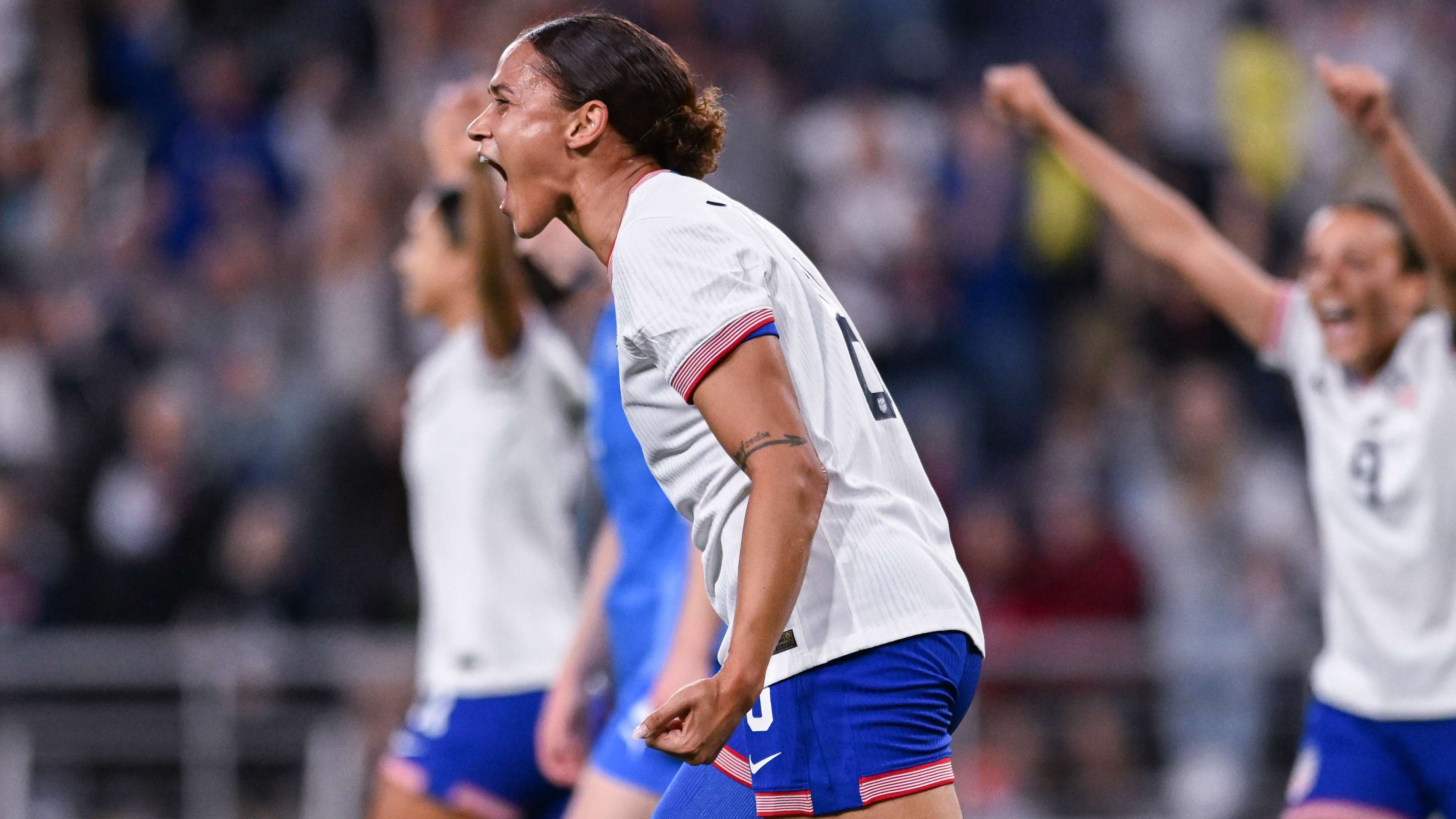 齐心协力救 齐心协力救